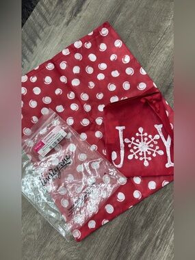 NIP thirty-one Red Polka Dot Timeless Memory Pouch with 'JOY' Snowflake Pouch